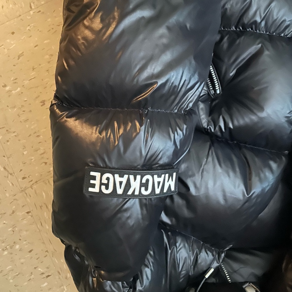 Mackage
Kent Hooded Puffer Jacket ( need to get off my hands quick )